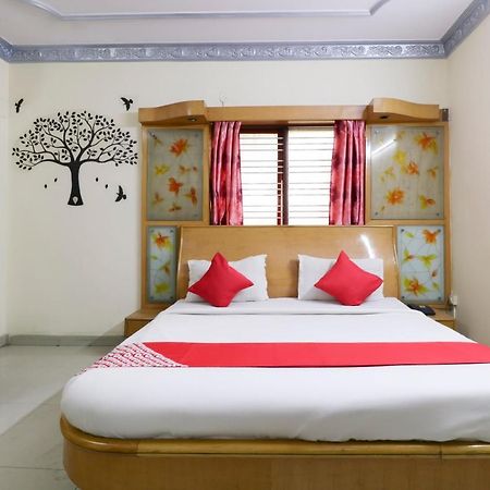 Oyo 71675 New Aishwarya Comforts Bangalore Exterior foto