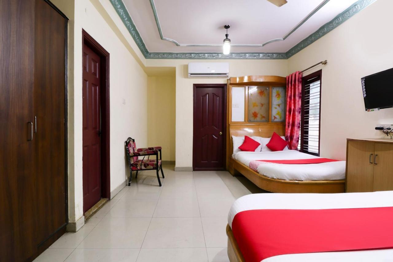 Oyo 71675 New Aishwarya Comforts Bangalore Exterior foto