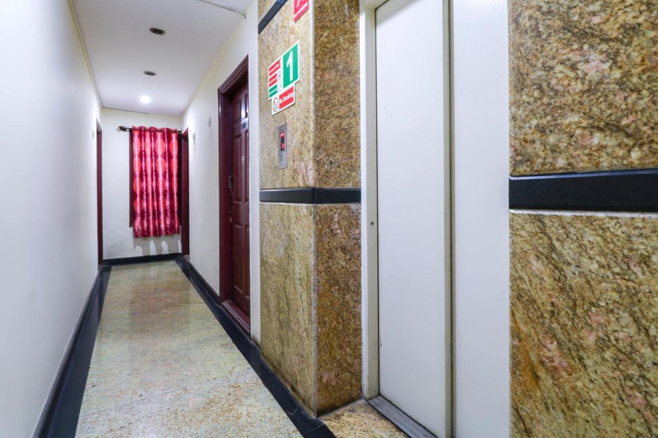 Oyo 71675 New Aishwarya Comforts Bangalore Exterior foto
