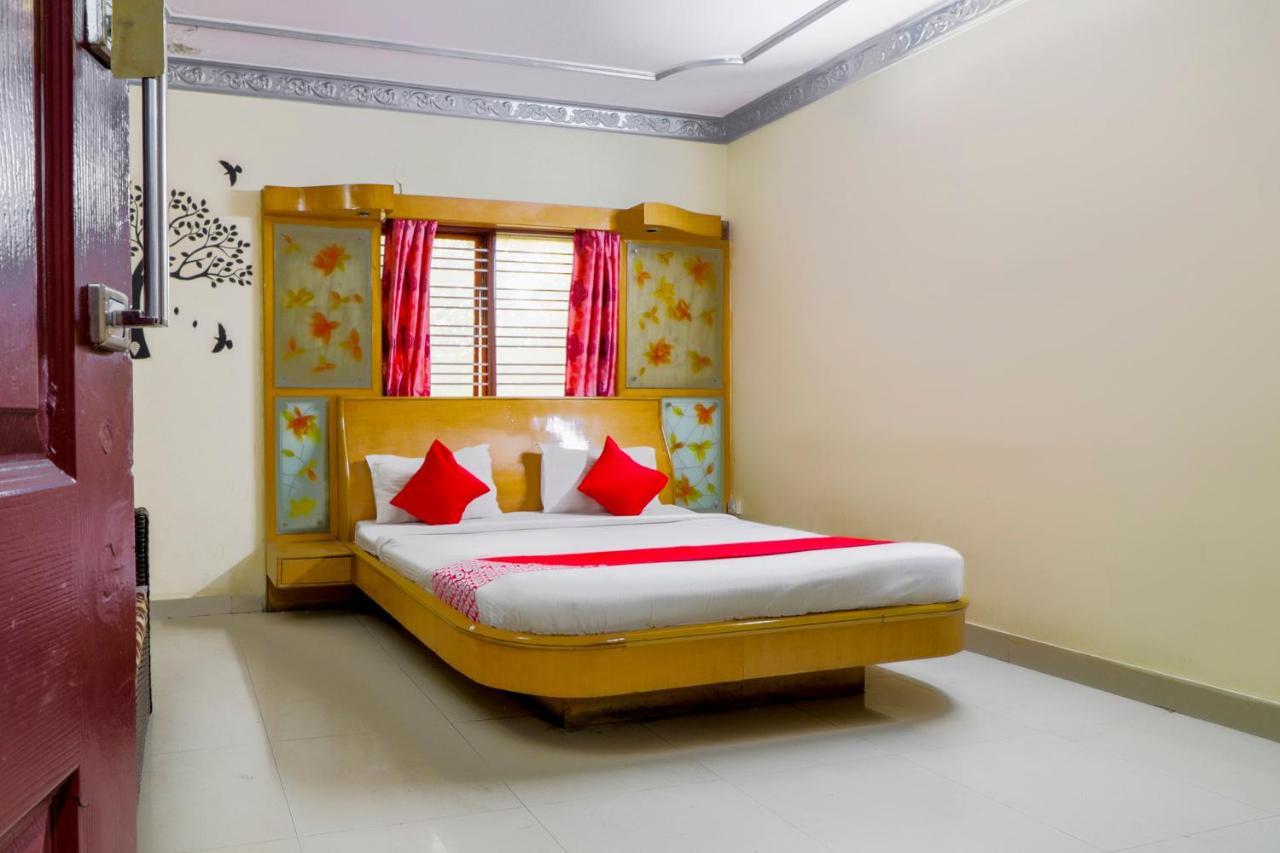 Oyo 71675 New Aishwarya Comforts Bangalore Exterior foto