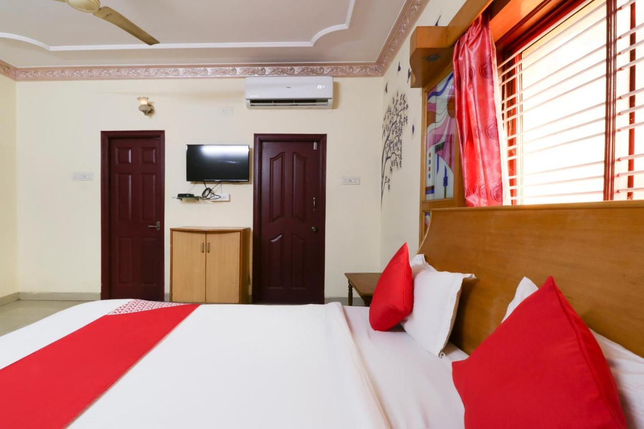Oyo 71675 New Aishwarya Comforts Bangalore Exterior foto